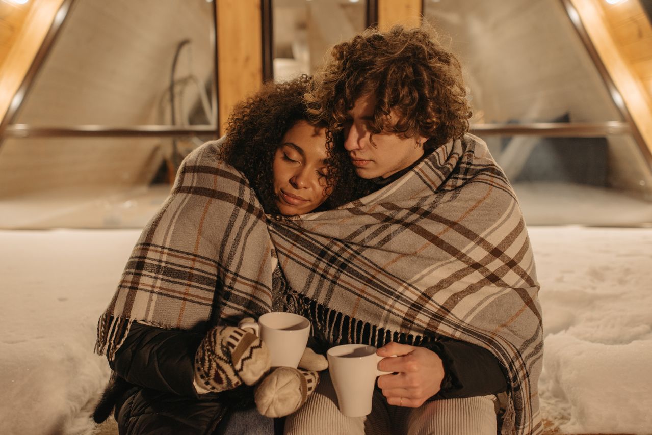 Cuffing season: найди пару на холодное время года на Amurest